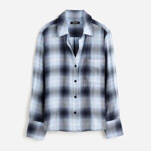 New with tags Madewell easy y-neck button-up shirt in deep indigo size S